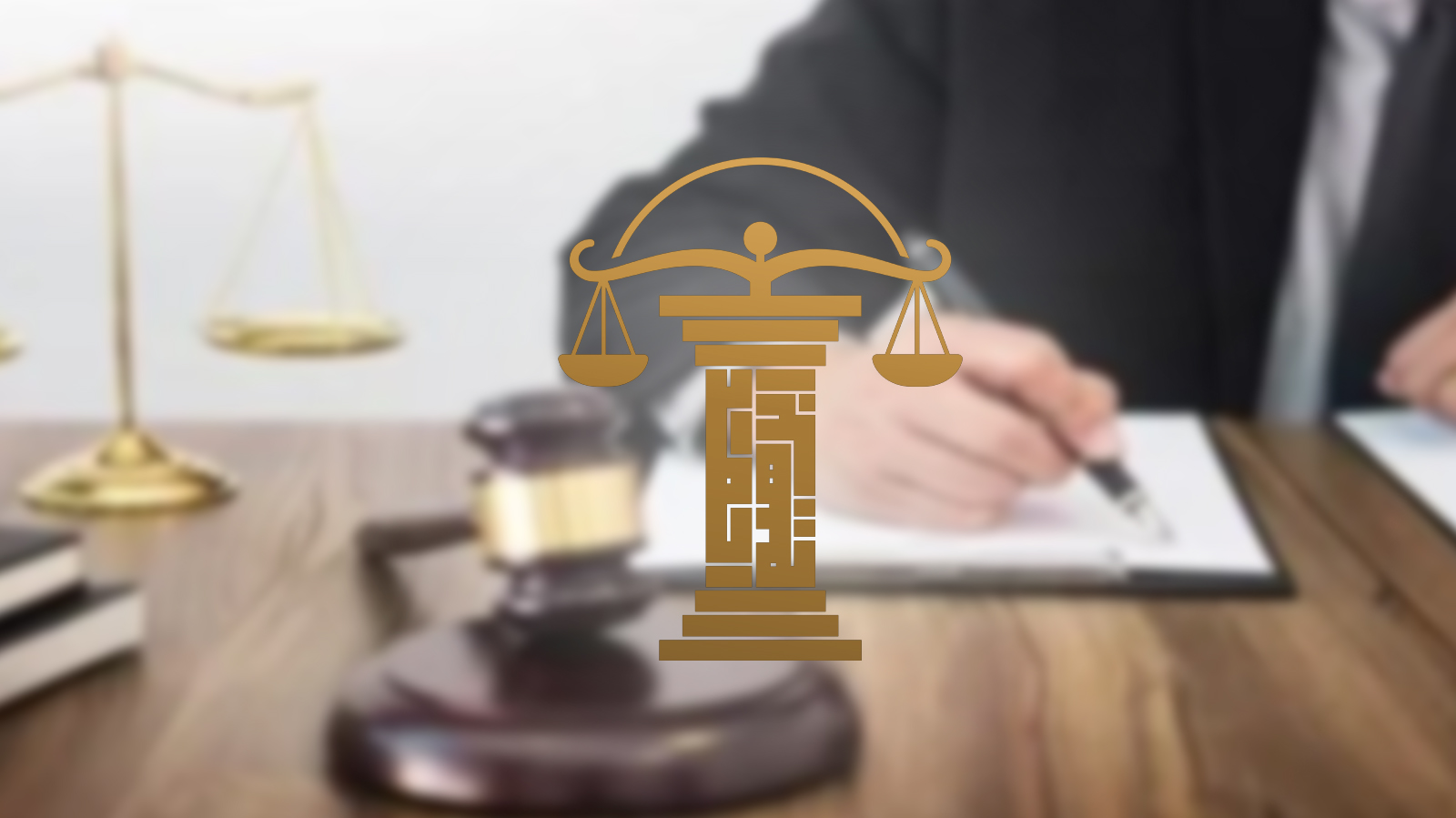 واجبات المحامي تجاه موكله: أسس العلاقة القانونية والاحترافية